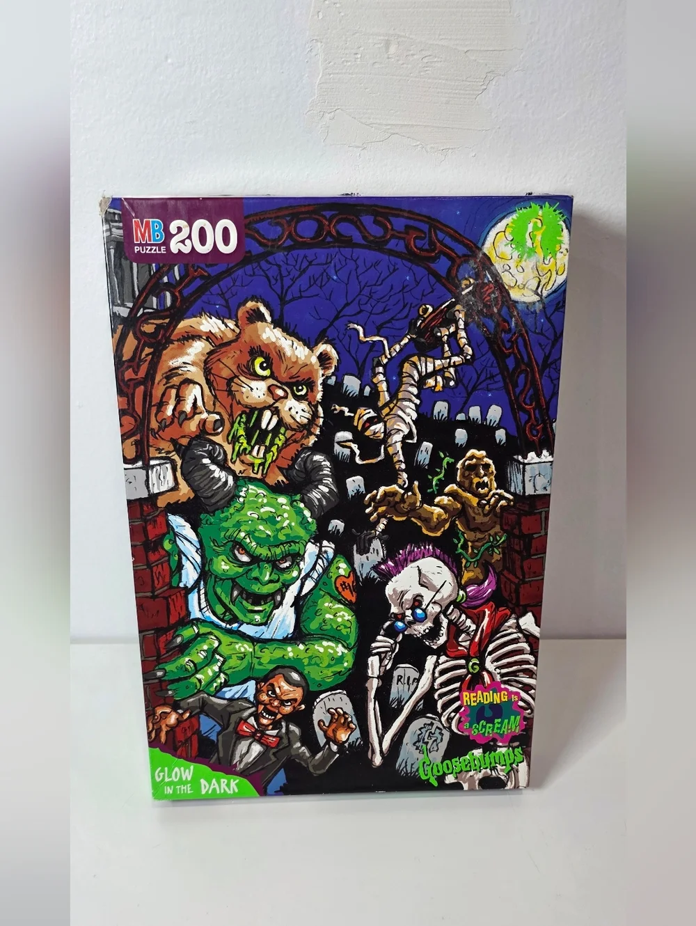 Vintage Goosebumps Glow in the Dark Jigsaw 200 Piece Puzzle Milton Bradley, 1996